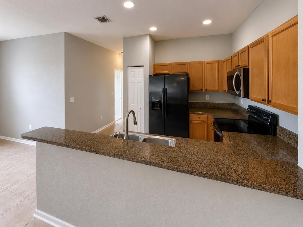 9064 Plymouth Place - Photo 10