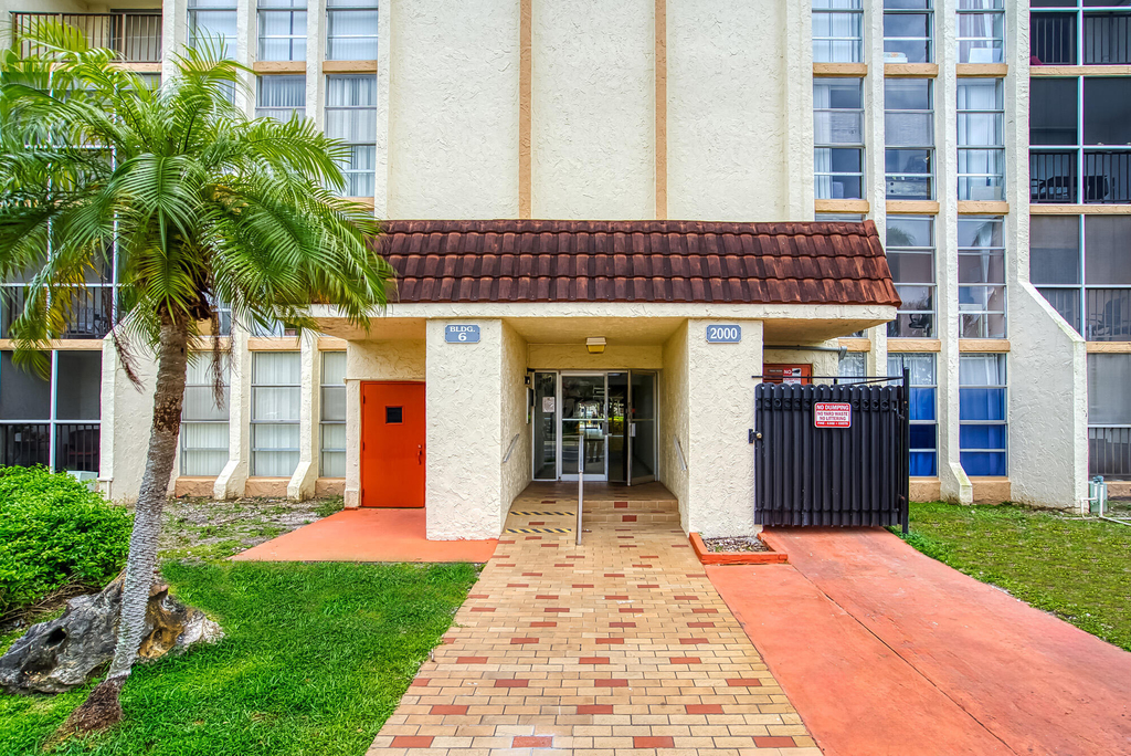 2000 Atlantic Shores Boulevard - Photo 7