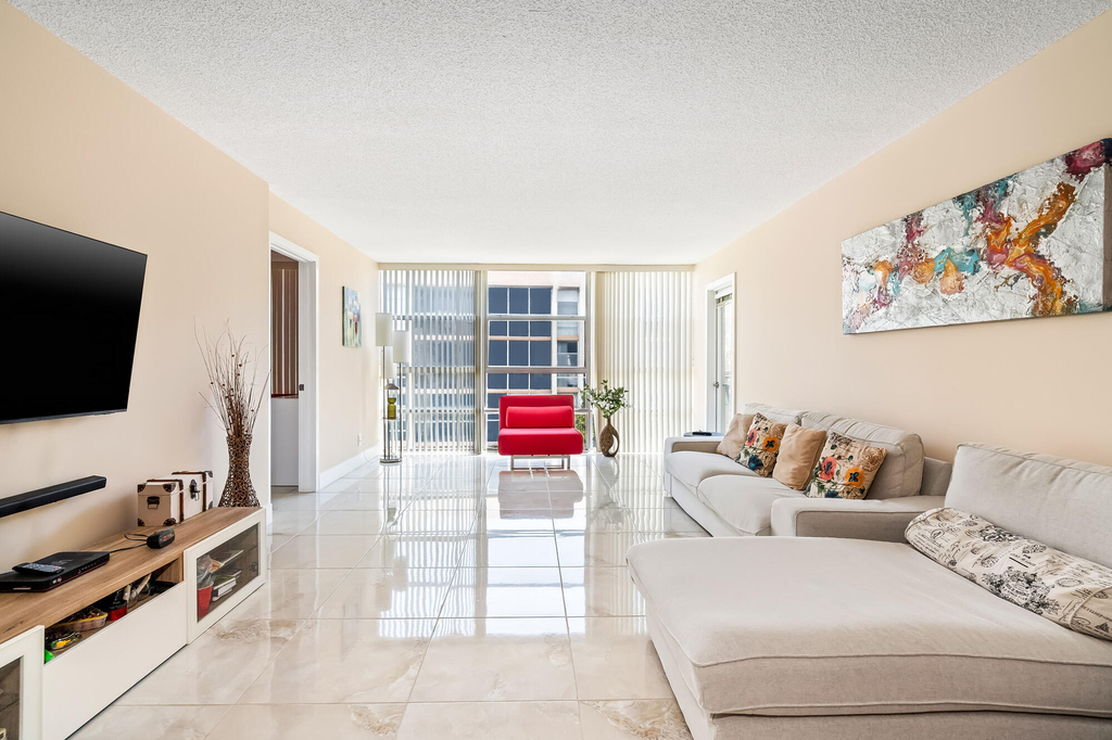 2000 Atlantic Shores Boulevard - Photo 10