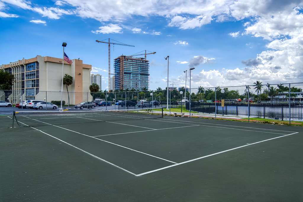 2000 Atlantic Shores Boulevard - Photo 4
