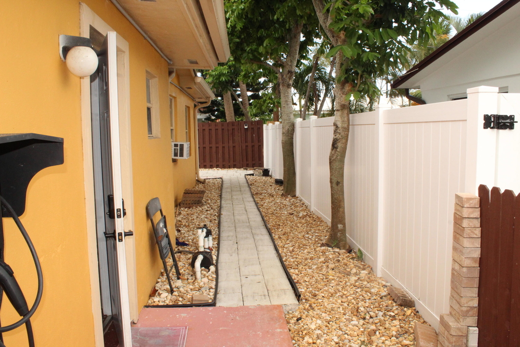1558 Ne 30th Street - Photo 10