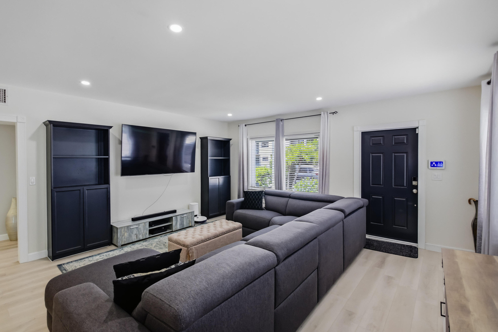 836 Ne 17th Terrace - Photo 10