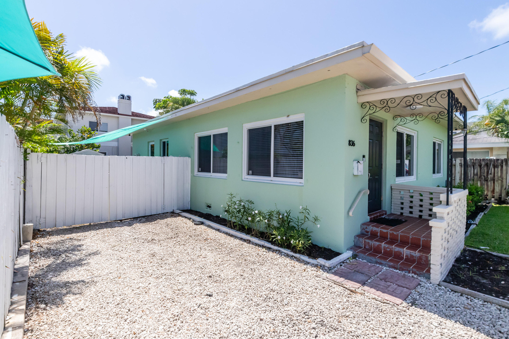 836 Ne 17th Terrace - Photo 33