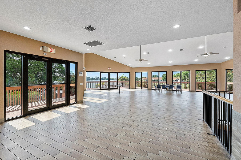 31 Columbia Court - Photo 10