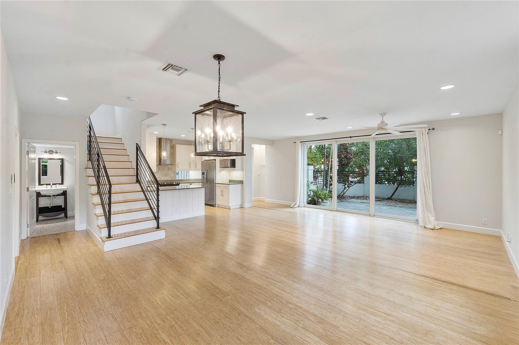 825 Ne 17th Way - Photo 3