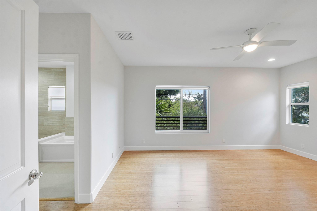 825 Ne 17th Way - Photo 8