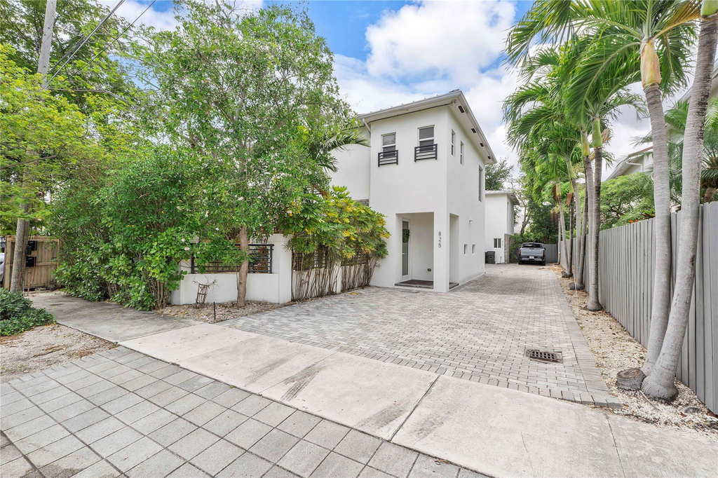 825 Ne 17th Way - Photo 27