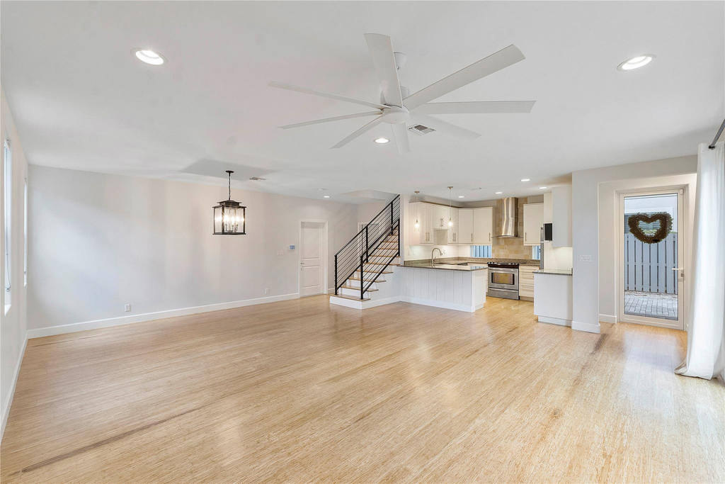 825 Ne 17th Way - Photo 4