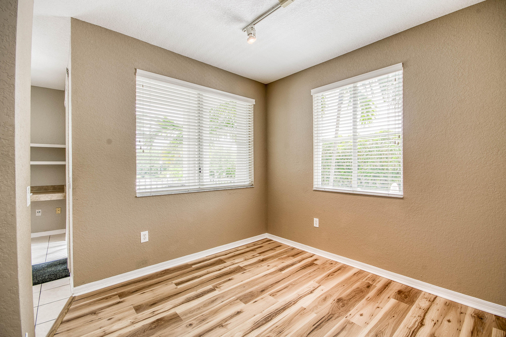 11010 Legacy Drive - Photo 4
