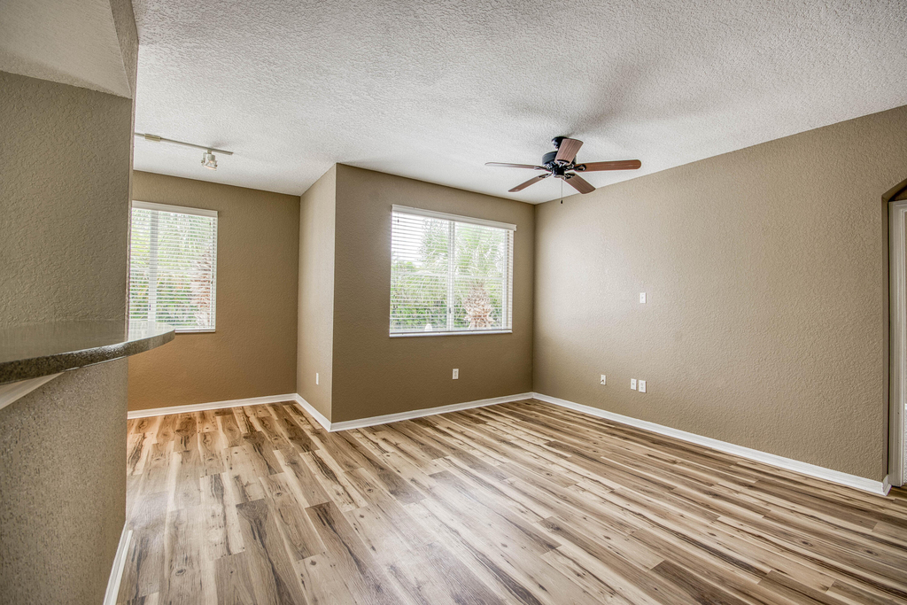 11010 Legacy Drive - Photo 2