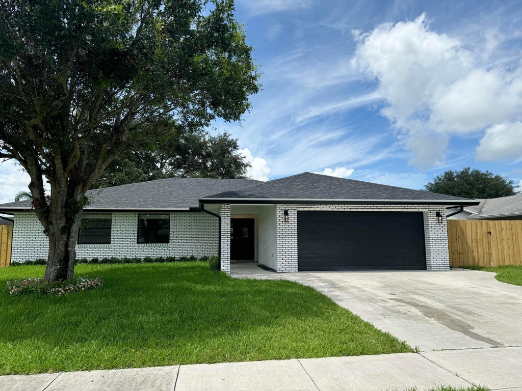 158 Cordoba Circle - Photo 0