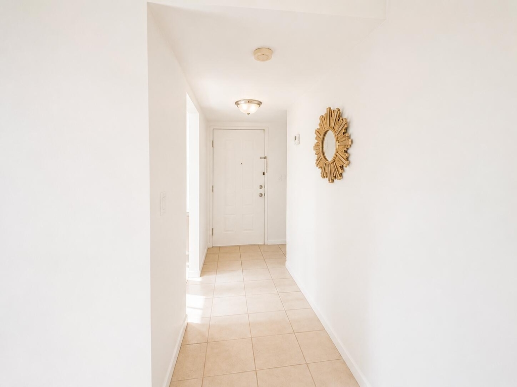 711 N Pine Island Road - Photo 4