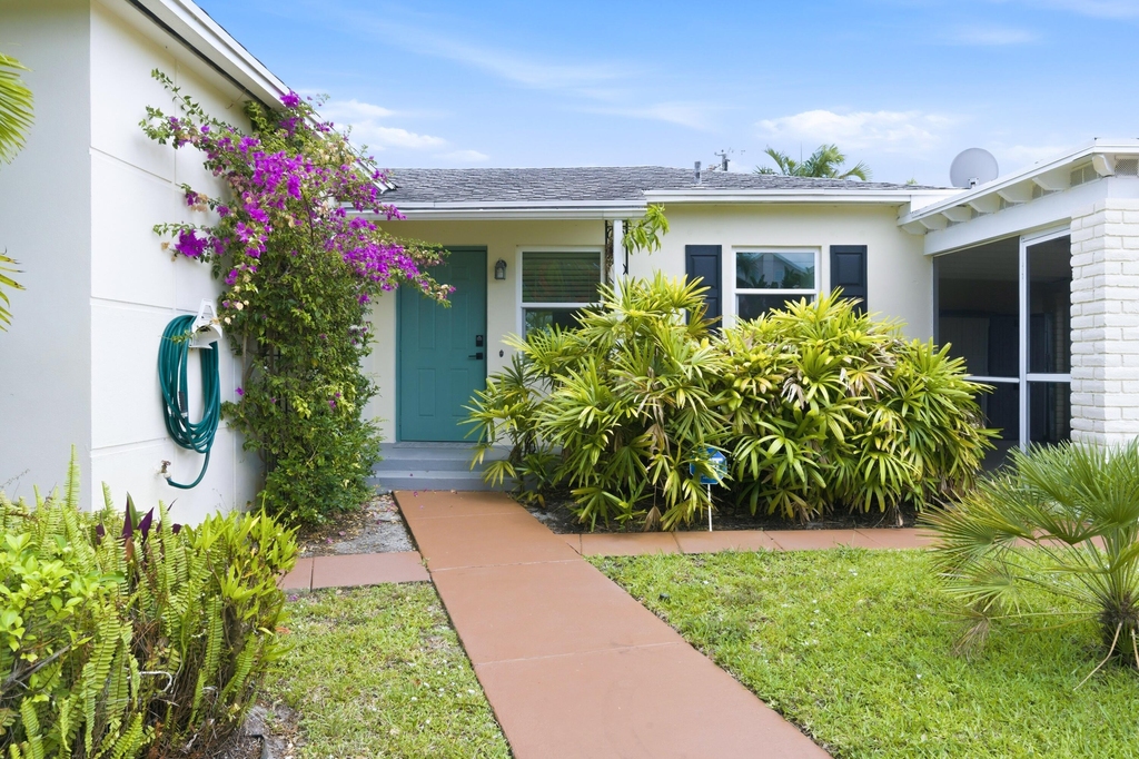 221 Princeton Drive - Photo 1