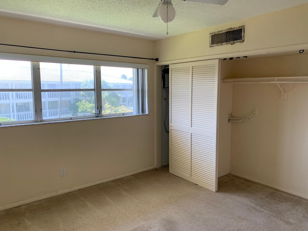 2453 Ne 51st Street - Photo 15