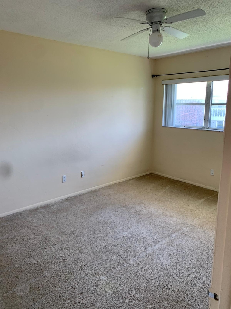 2453 Ne 51st Street - Photo 14