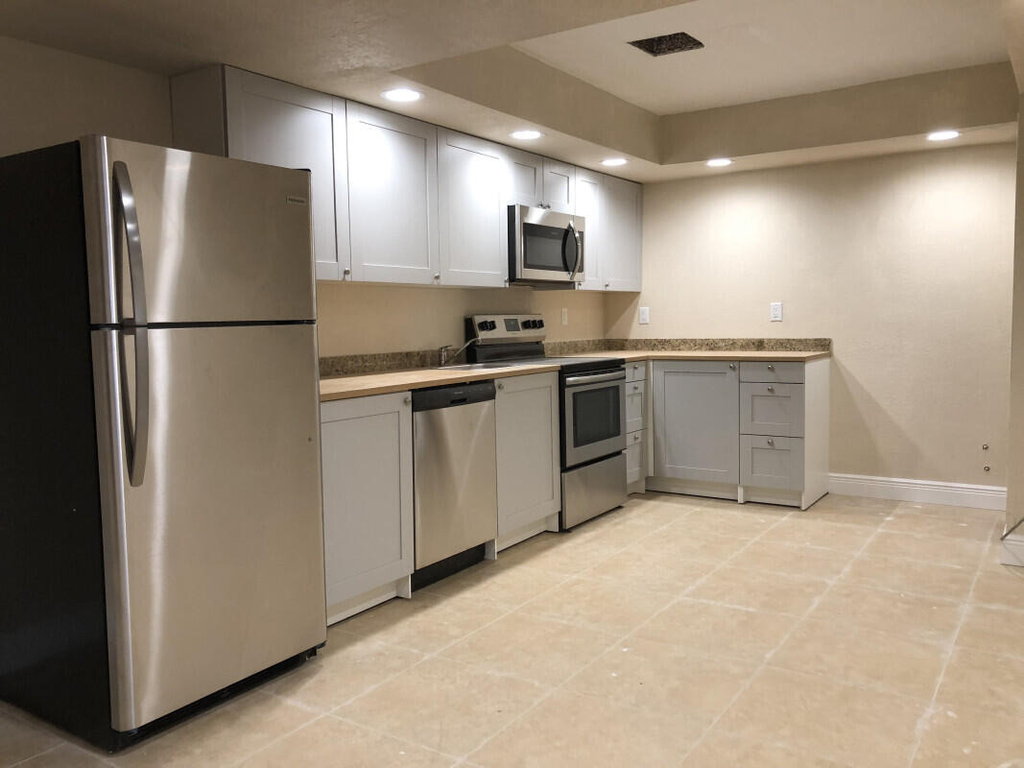 279 Se 8th Terrace - Photo 3