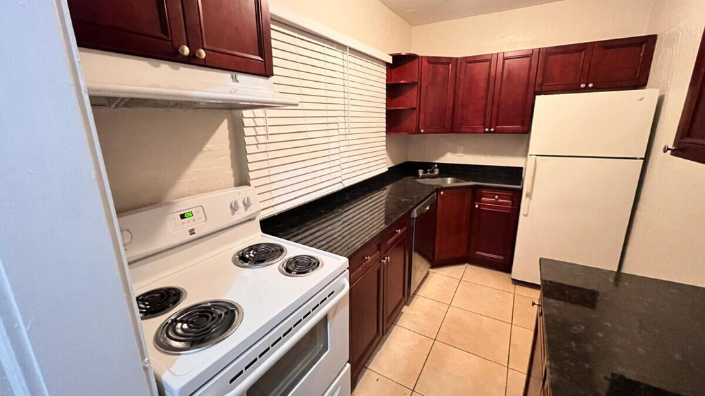 1852 Washington Street - Photo 0