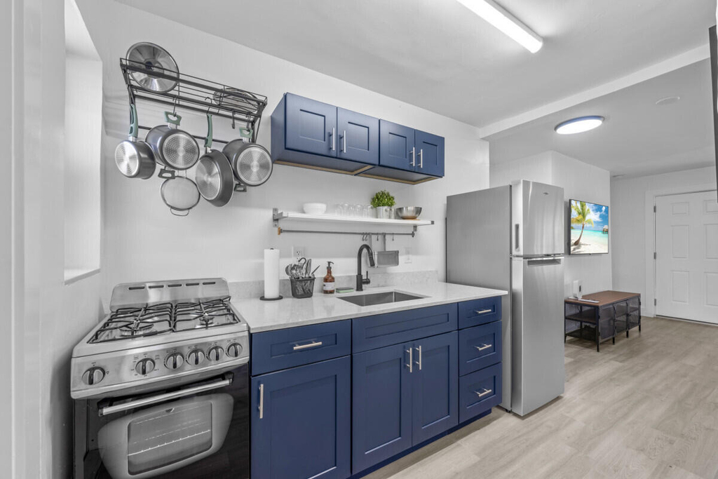 2021 Plunkett Street - Photo 5