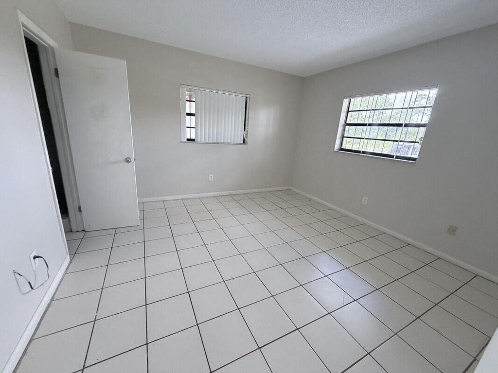 639 Sw 3rd Terrace - Photo 4