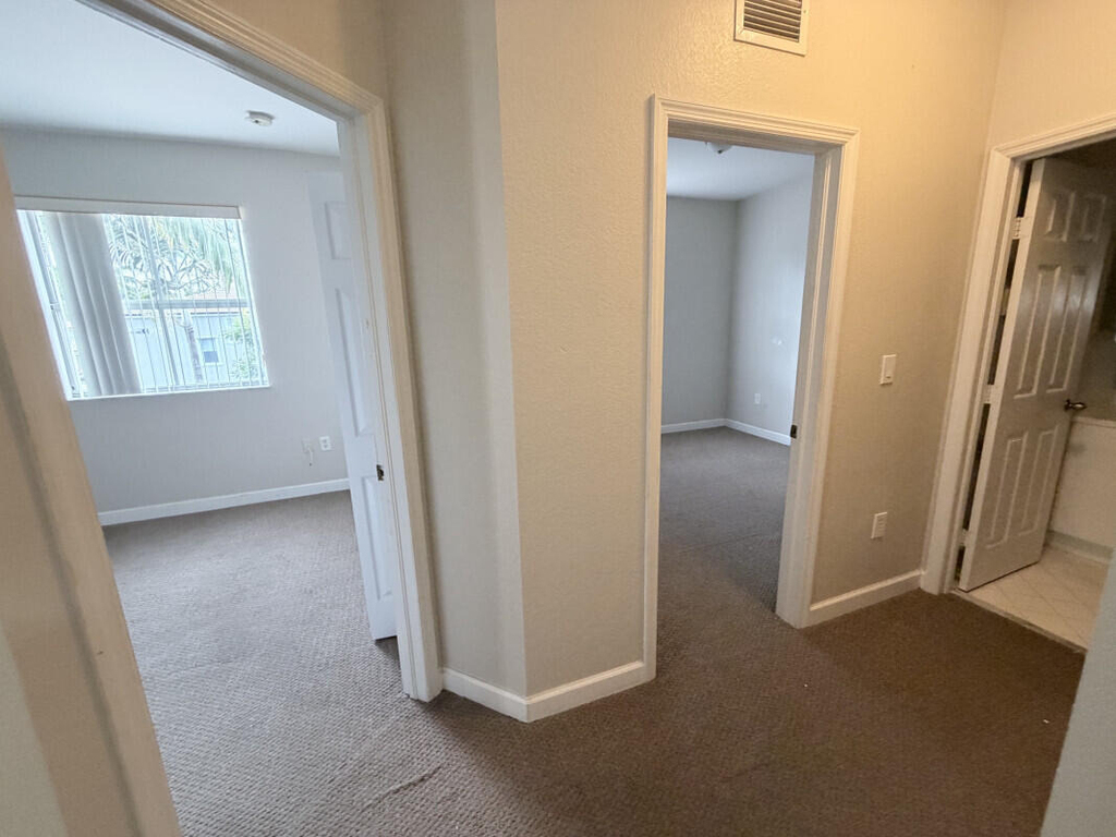 933 Ne 42nd Avenue - Photo 5