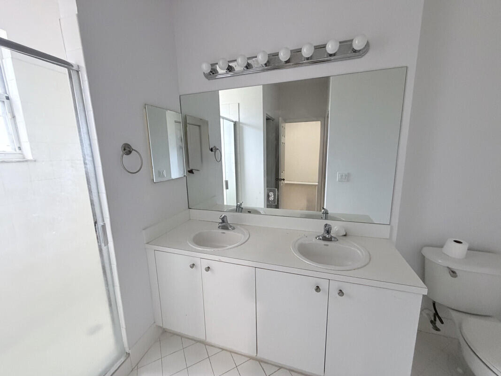 933 Ne 42nd Avenue - Photo 10