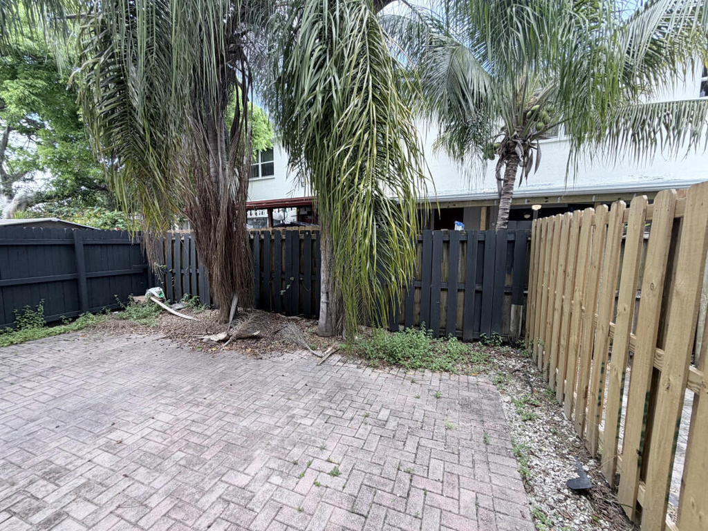 933 Ne 42nd Avenue - Photo 12