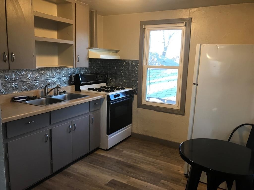 16 W Thatcher Street - Photo 1