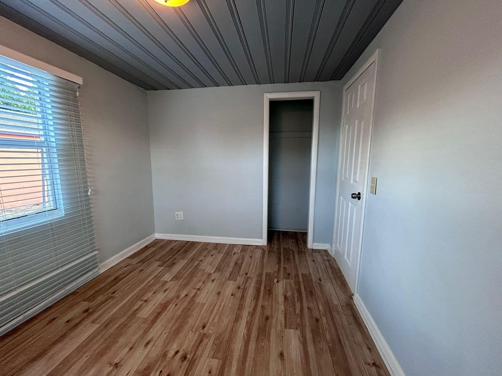 3901 Lakewood Road - Photo 8