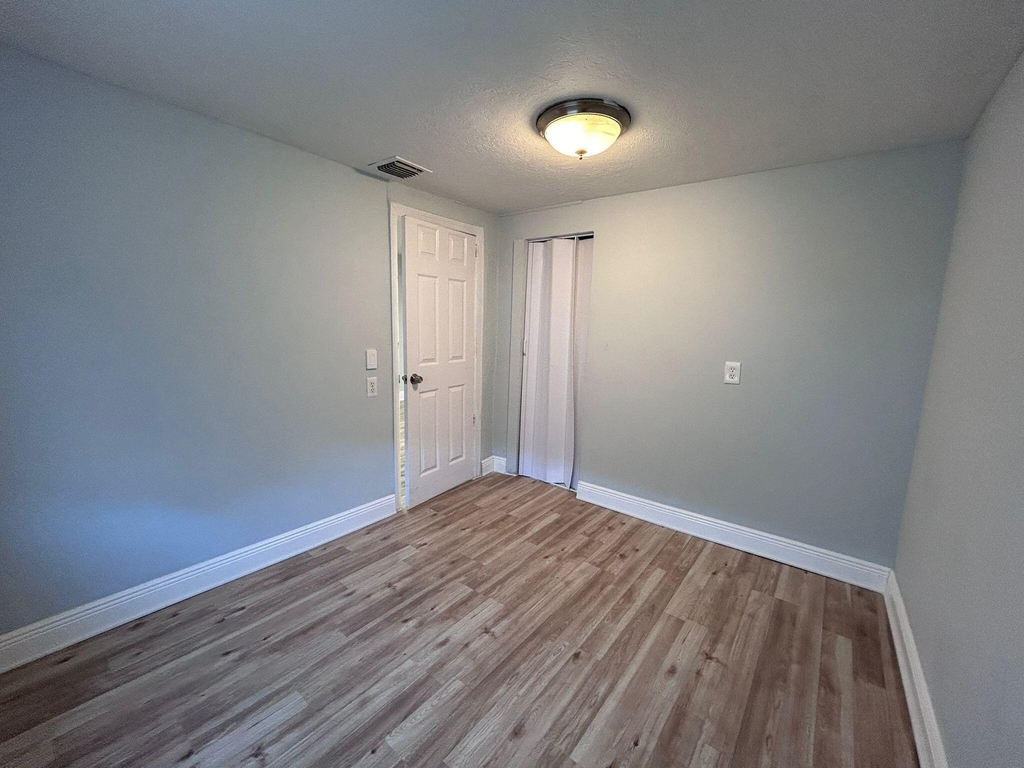 3901 Lakewood Road - Photo 5