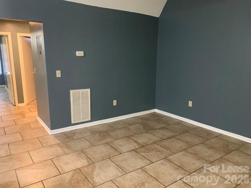 216 W Statesville Avenue - Photo 20