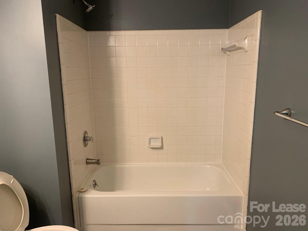 216 W Statesville Avenue - Photo 6