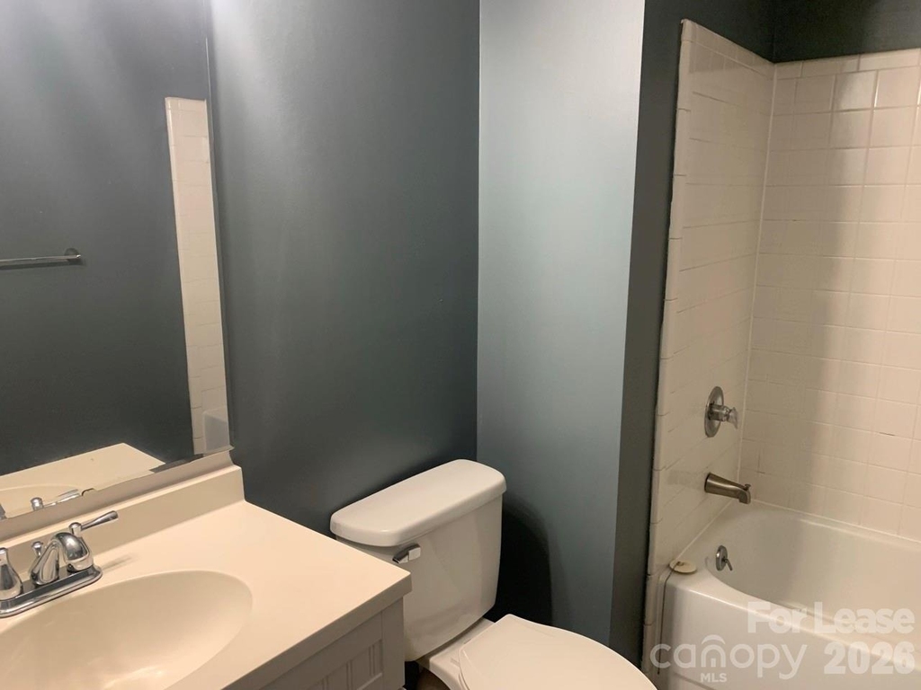 216 W Statesville Avenue - Photo 7