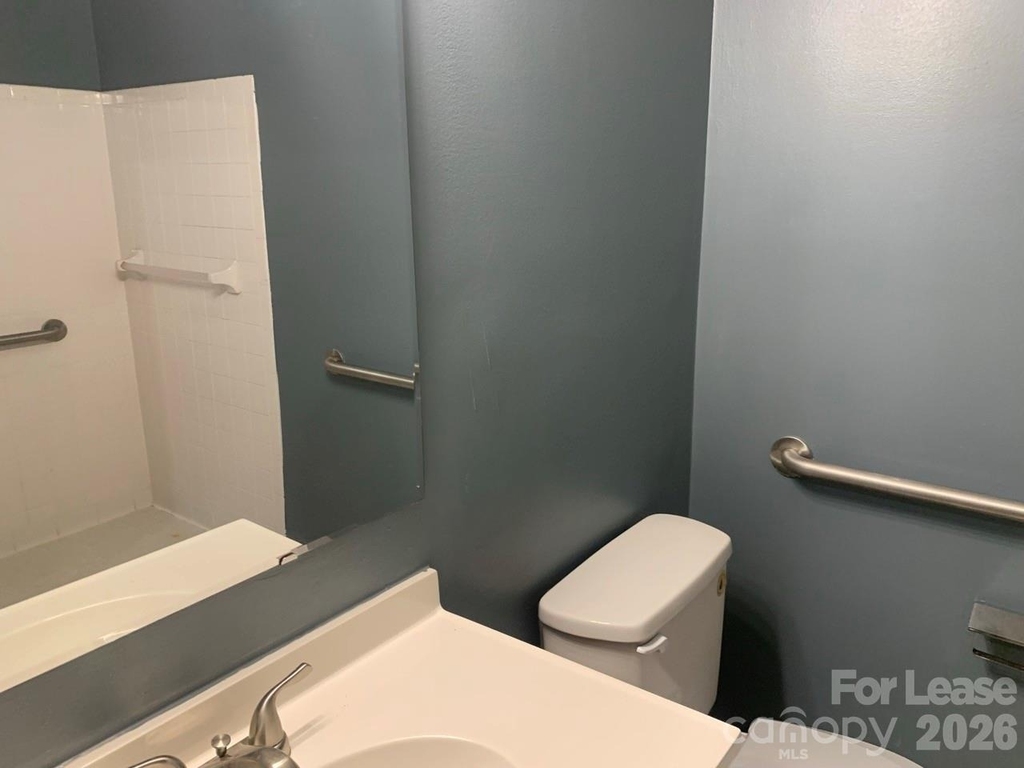 216 W Statesville Avenue - Photo 11