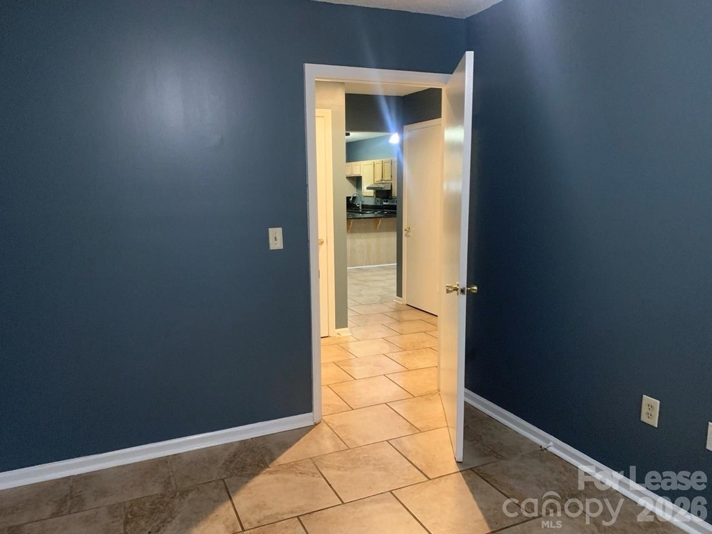 216 W Statesville Avenue - Photo 9