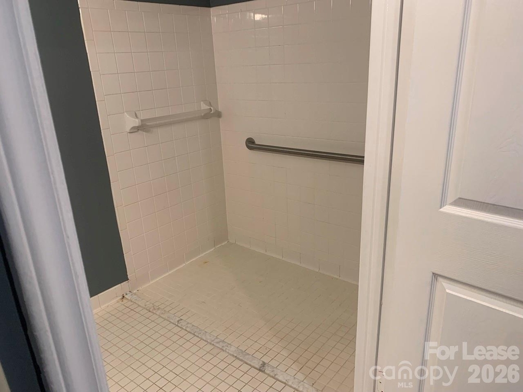 216 W Statesville Avenue - Photo 10