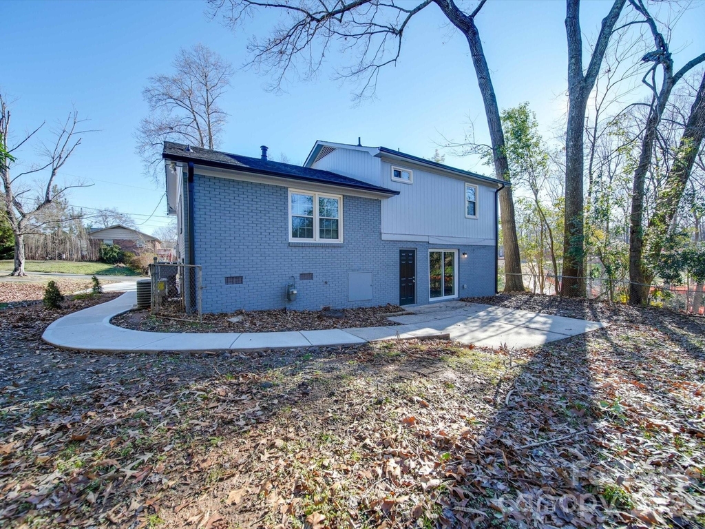 8208 Doverdale Lane - Photo 2