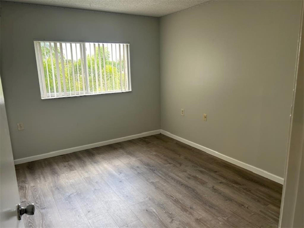 1089 N Benoist Farms Road - Photo 9