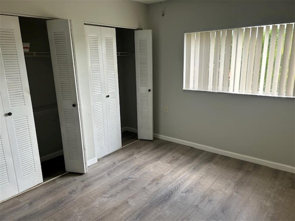 1089 N Benoist Farms Road - Photo 10