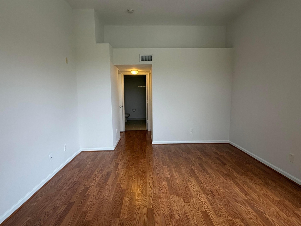 519 E Sheridan Street - Photo 6
