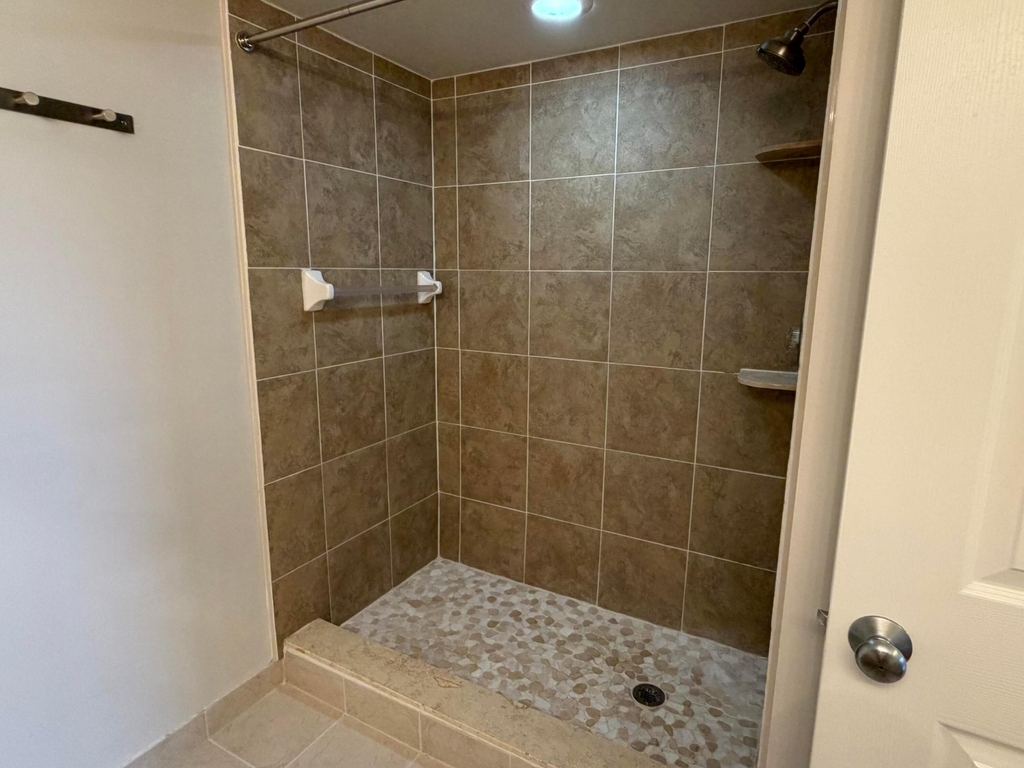 519 E Sheridan Street - Photo 9