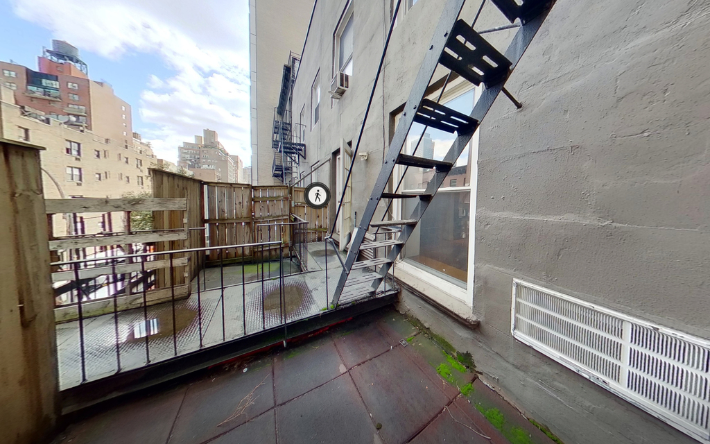 122 East 27th Street - Photo 5