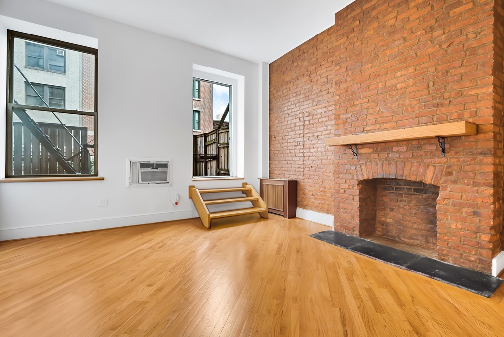 122 East 27th Street - Photo 4