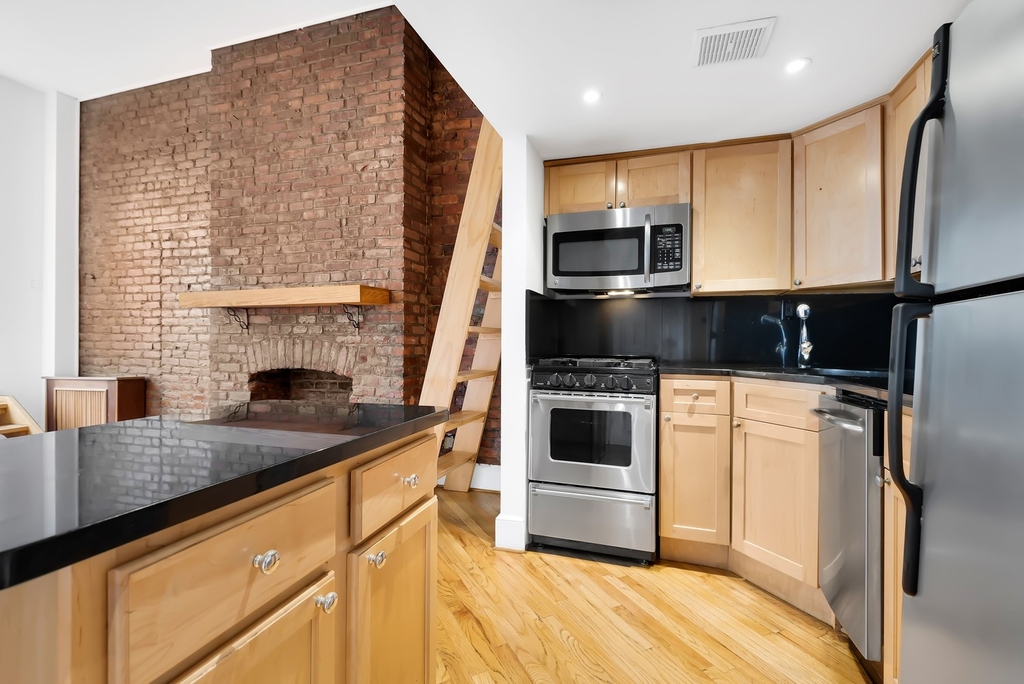 122 East 27th Street - Photo 0