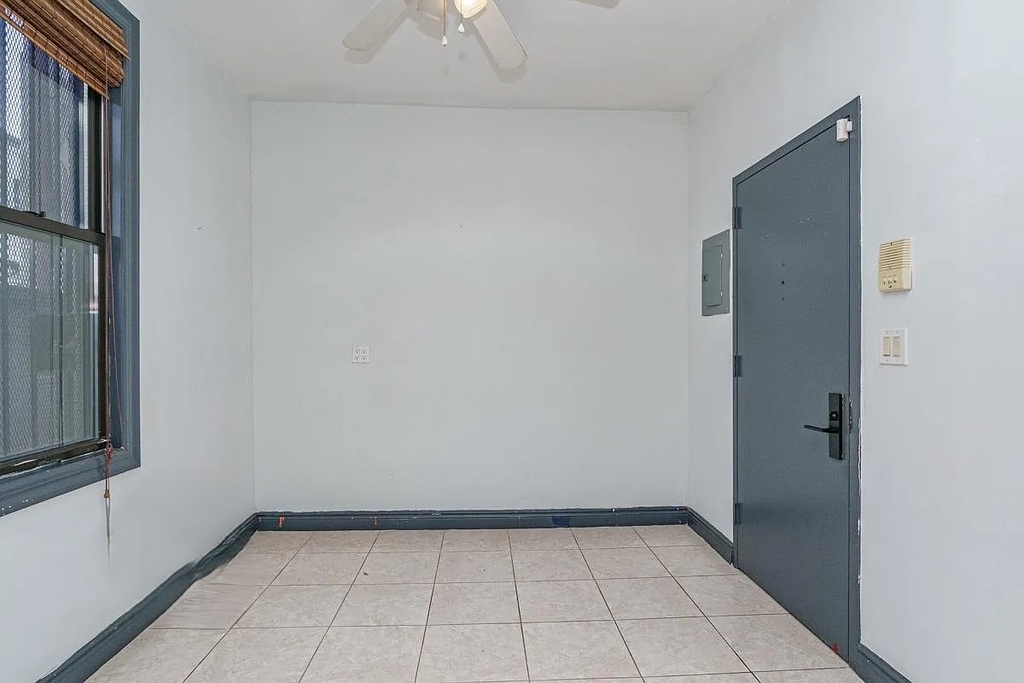750 Onderdonk Avenue - Photo 3