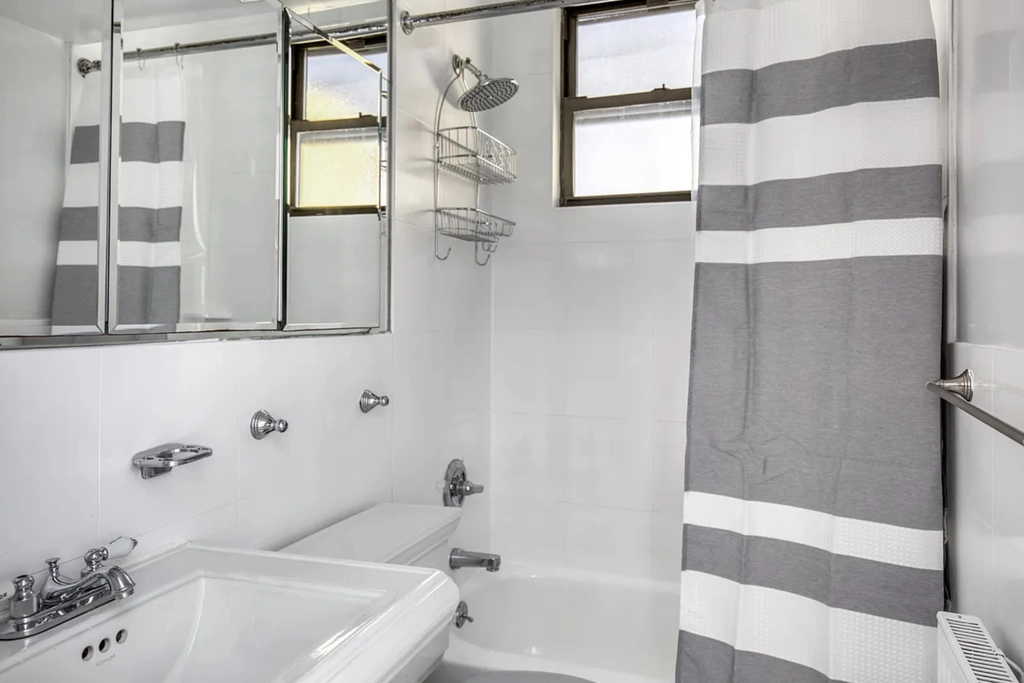 East 13th Street - Photo 3