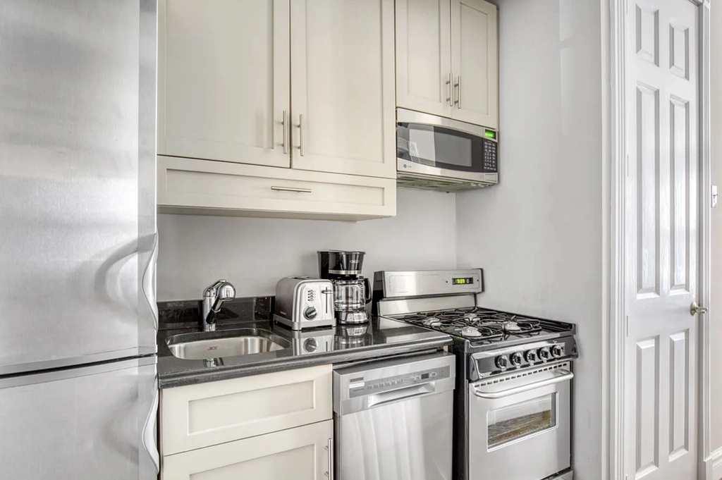 East 13th Street - Photo 2