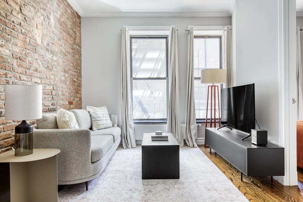 East 13th Street - Photo 6