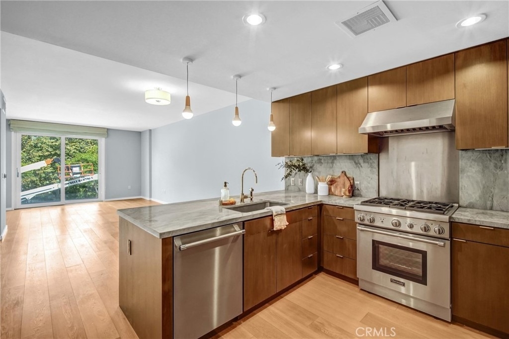 1705 Ocean - Photo 8