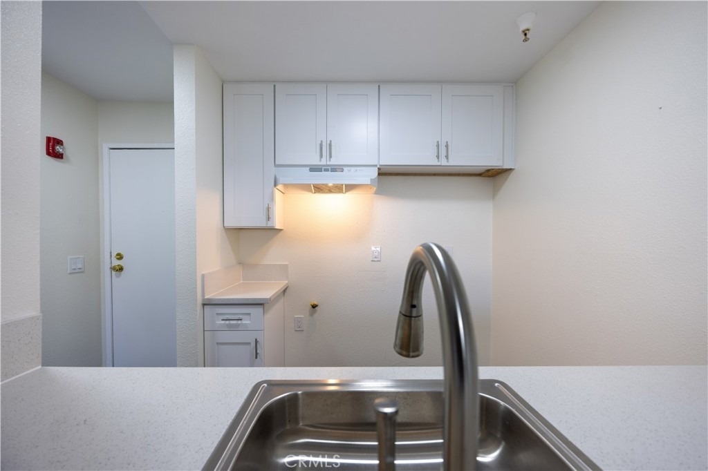 321 S Occidental Boulevard - Photo 4