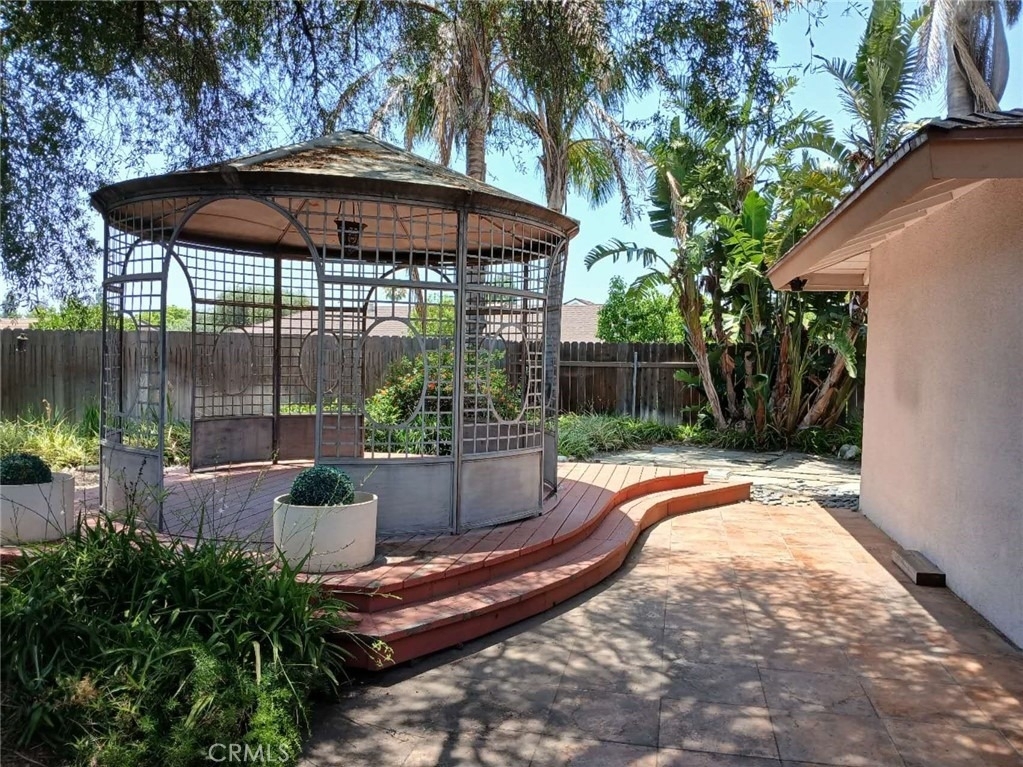 444 Redlands Avenue - Photo 9